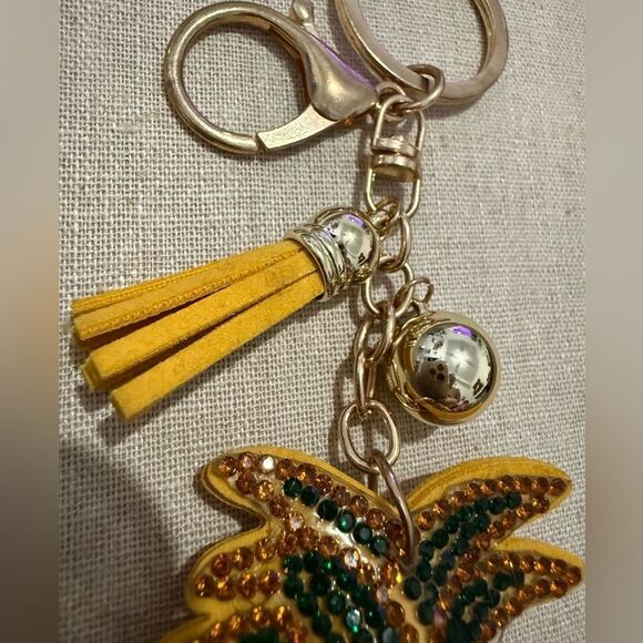 Sparkly Pineapple Keychain with Tassel & Bell Charm – Fun Summer Bag Accessory - Picture 5 of 14